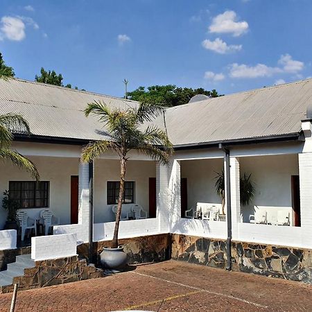 Lake Motel Hartbeespoort Kültér fotó