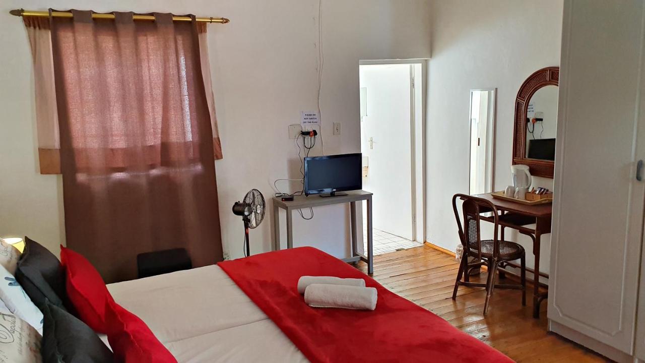 Lake Motel Hartbeespoort Kültér fotó