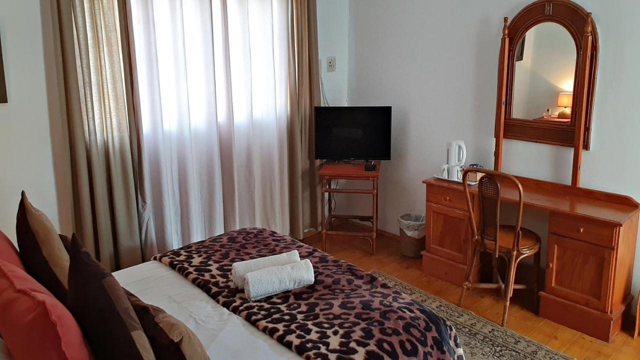 Lake Motel Hartbeespoort Kültér fotó