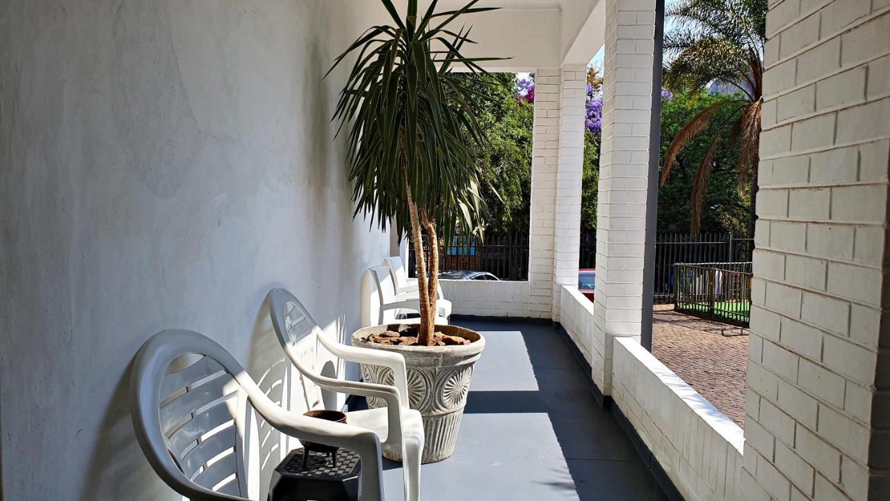 Lake Motel Hartbeespoort Kültér fotó